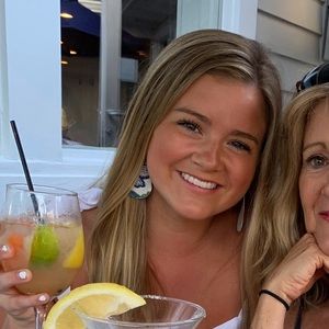 Meet your Posher, Bailey